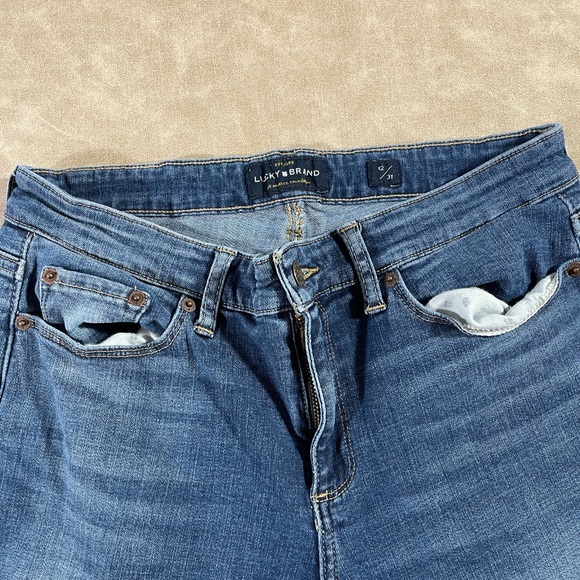 Lucky Brand Sweet Straight Medium Rise Straight Jeans 12/31 - Picture 2 of 8